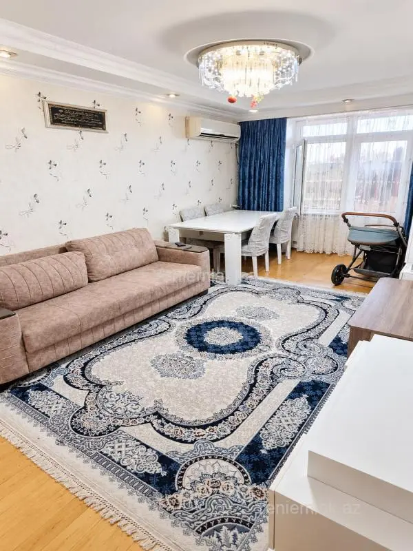Satılır 2 otaqlı köhnə tikili 70 m²
