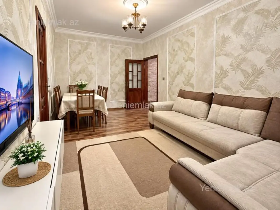 Satılır 2 otaqlı köhnə tikili 70 m²