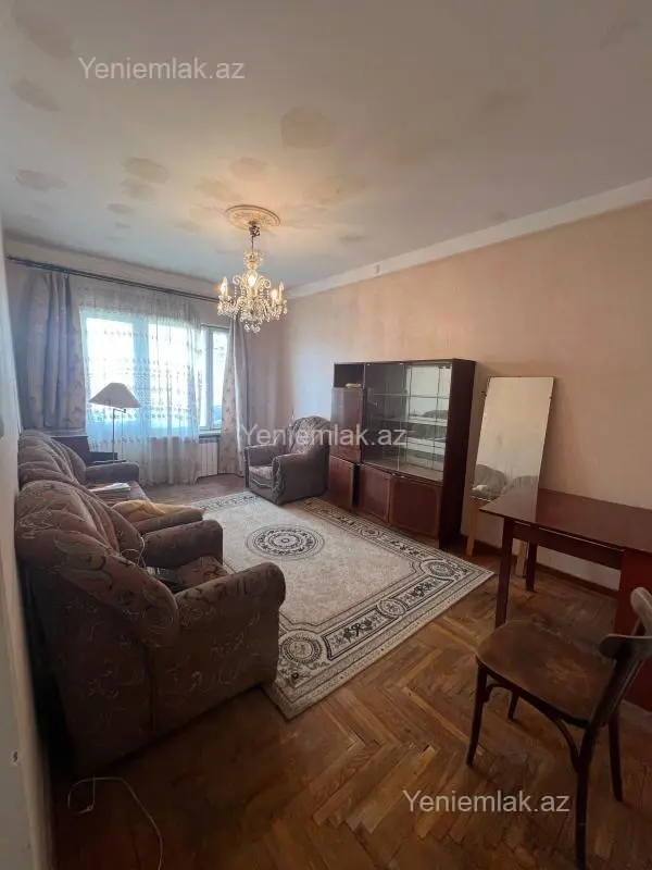 Satılır 3 otaqlı köhnə tikili 88 m²