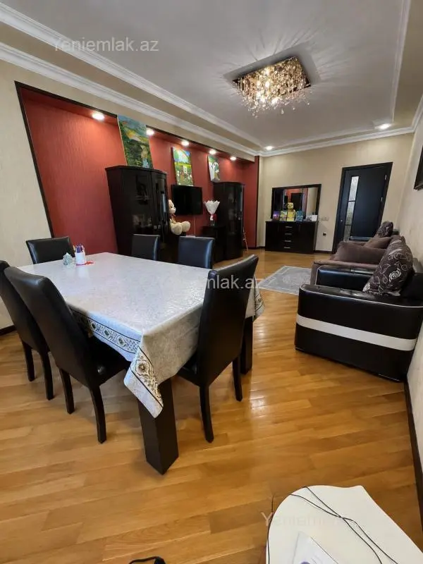 Satılır 3 otaqlı yeni tikili 120 m²