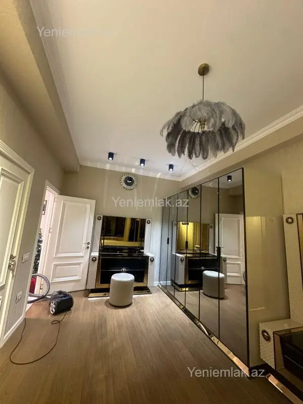 Satılır 3 otaqlı yeni tikili 125 m²
