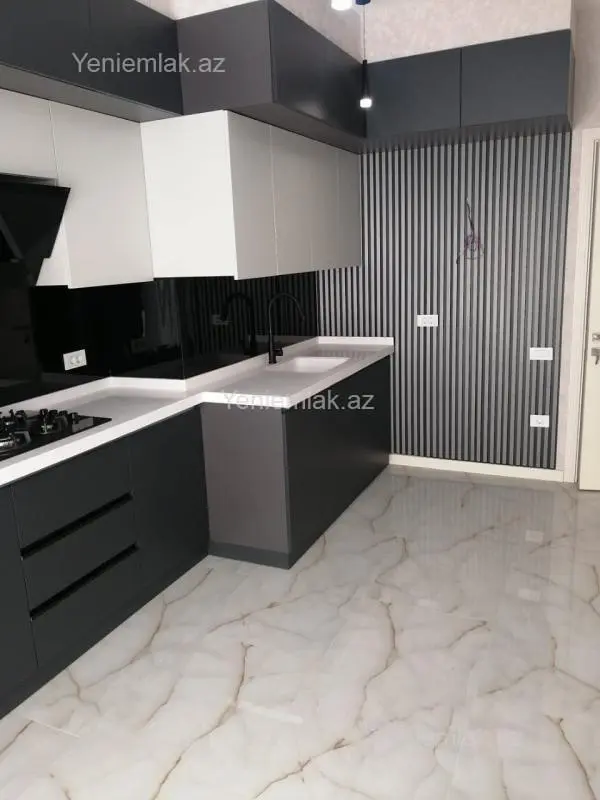 Satılır 3 otaqlı yeni tikili 130 m²