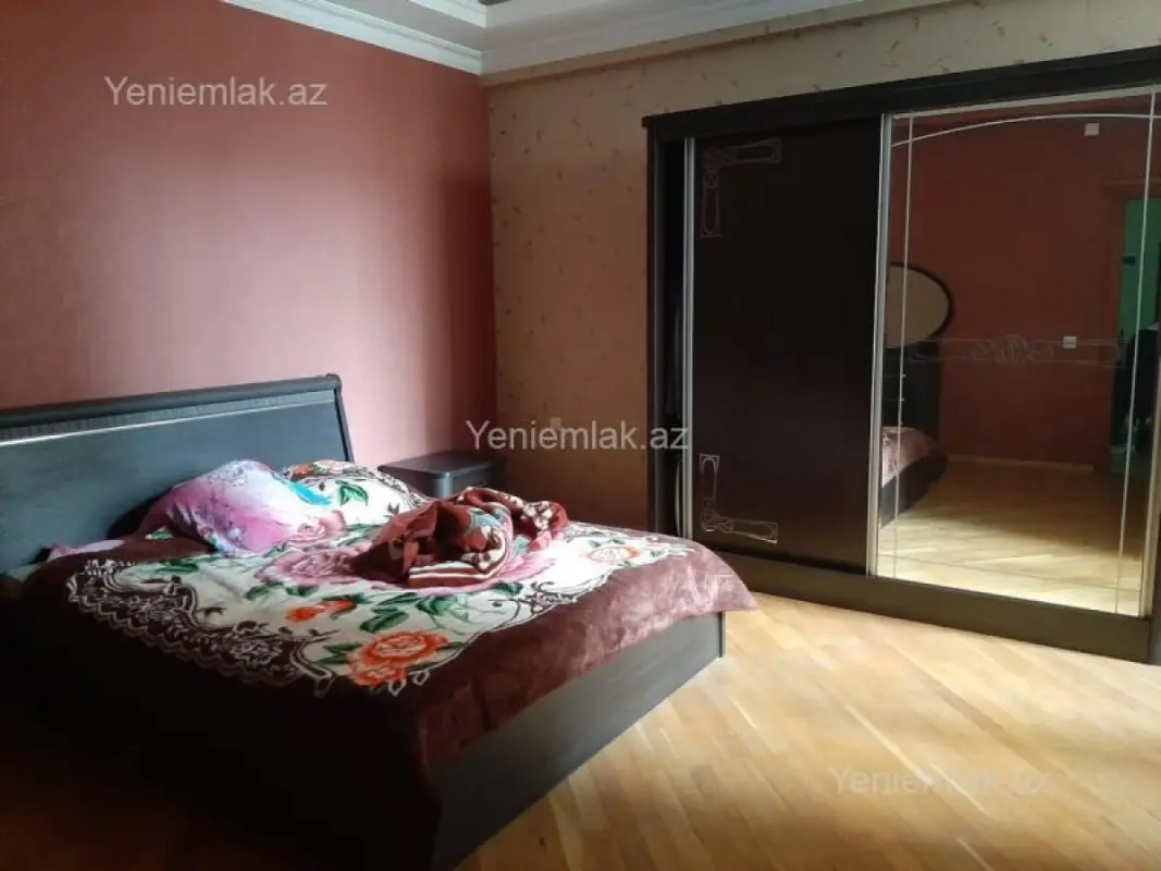 Satılır 4 otaqlı yeni tikili 150 m²