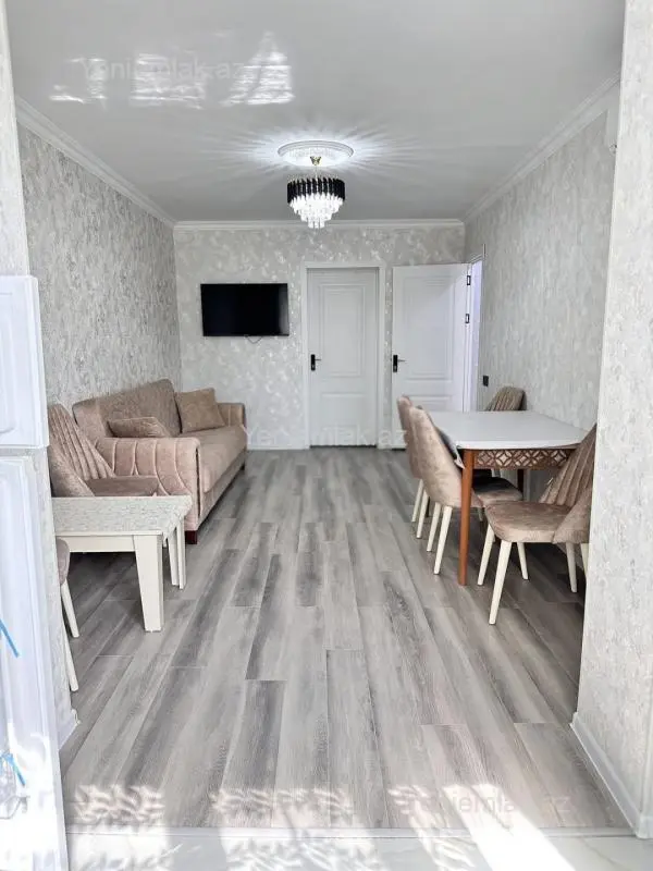 Satılır 3 otaqlı köhnə tikili 55 m²