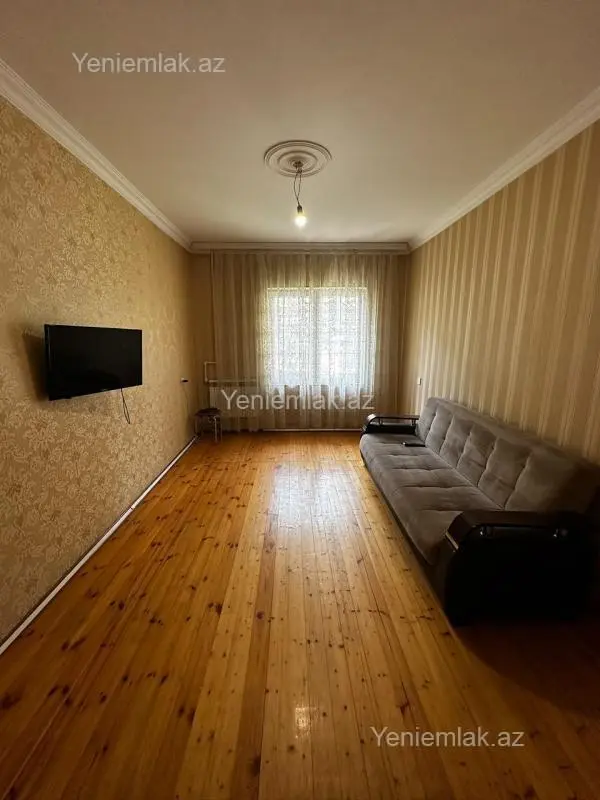 Satılır 2 otaqlı köhnə tikili 65 m²