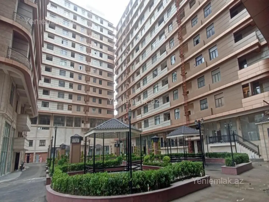 Satılır 4 otaqlı yeni tikili 256 m²
