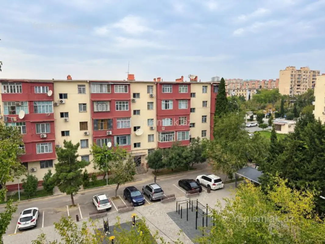 Satılır 3 otaqlı köhnə tikili 80 m²