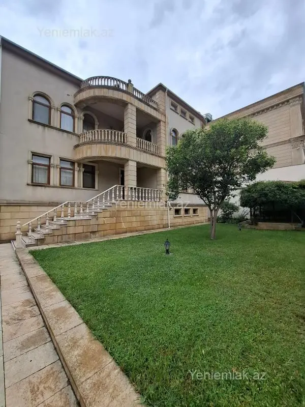 Satılır 5 otaqlı həyət evi 700 m²