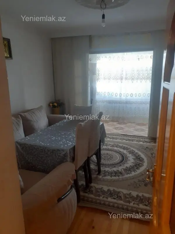 Satılır 3 otaqlı köhnə tikili 72 m²