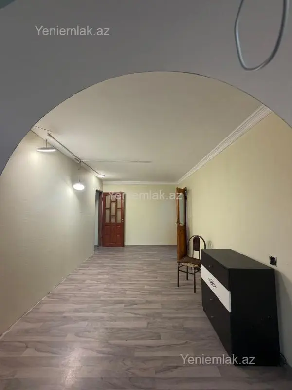 Satılır 2 otaqlı köhnə tikili 55 m²