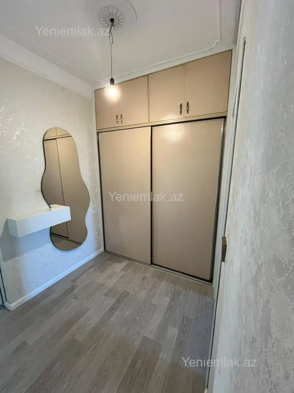 Satılır 2 otaqlı köhnə tikili 70 m²