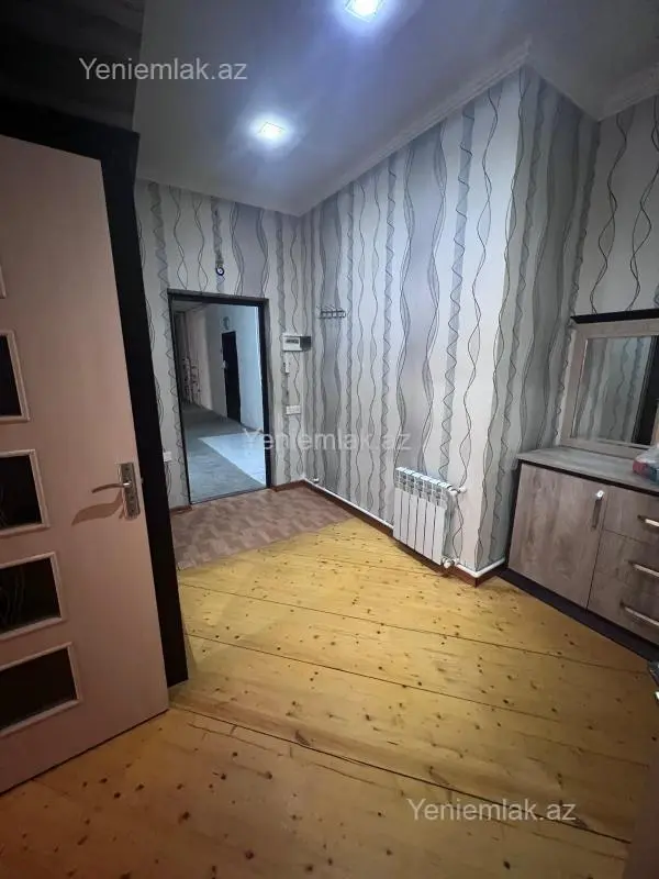 Satılır 2 otaqlı köhnə tikili 65 m²