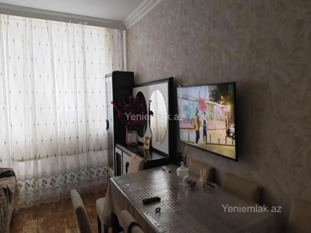 Satılır 4 otaqlı köhnə tikili 100 m²