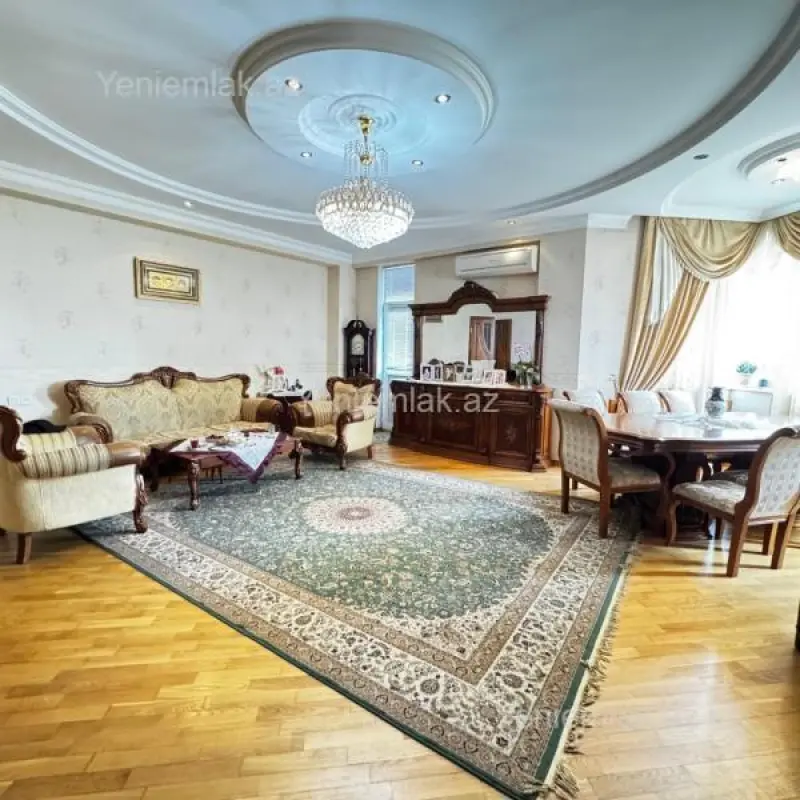 Satılır 3 otaqlı yeni tikili 130 m²