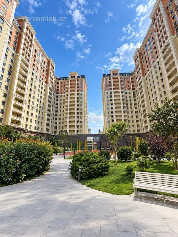 Satılır 4 otaqlı yeni tikili 185 m²
