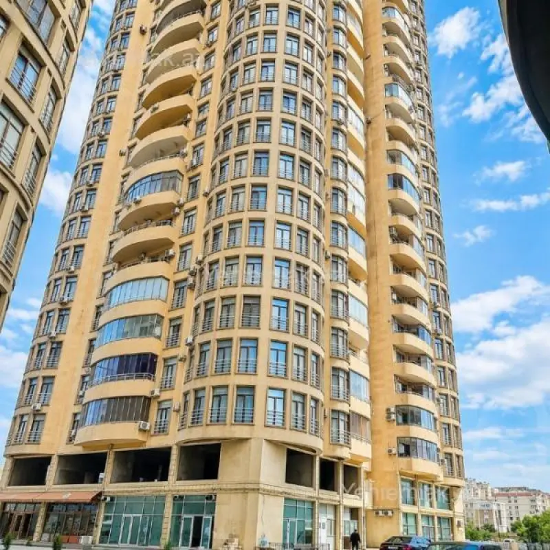 Satılır 3 otaqlı yeni tikili 156 m²