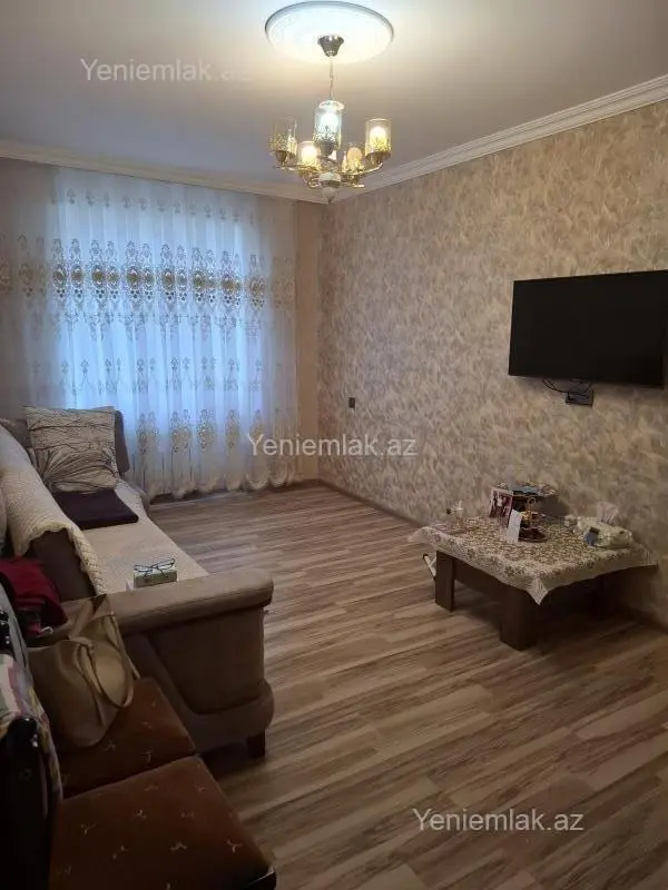 Satılır 2 otaqlı köhnə tikili 60 m²