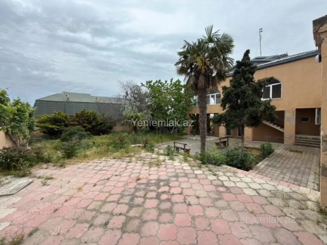 Satılır 5 otaqlı həyət evi 270 m²