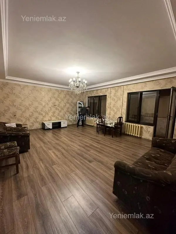 Satılır 5 otaqlı köhnə tikili 125 m²