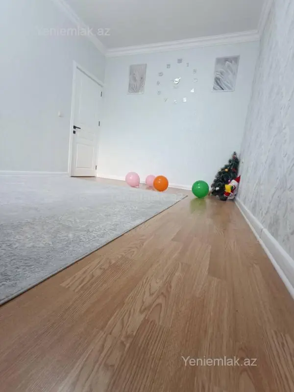 Satılır 2 otaqlı köhnə tikili 65 m²