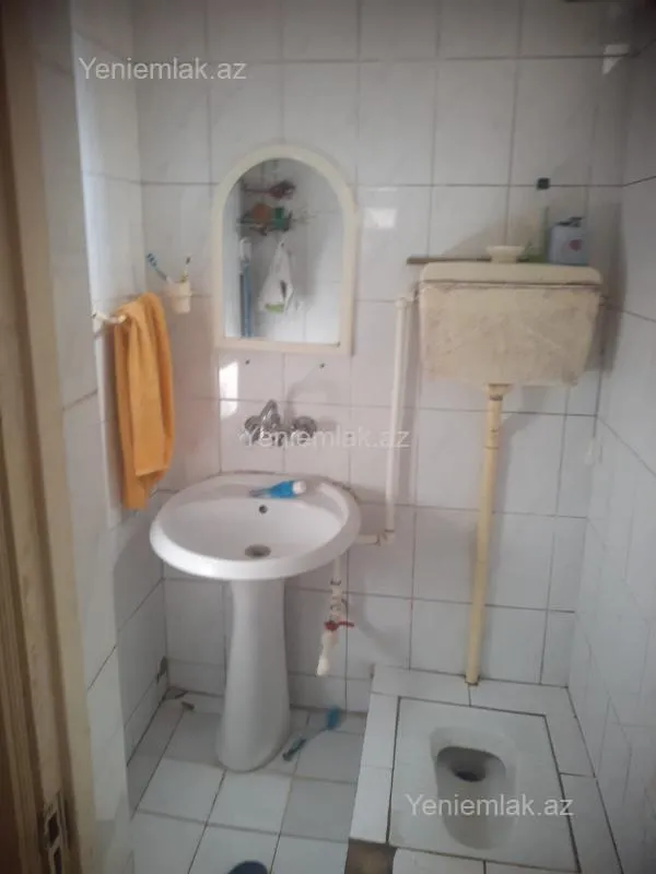 Satılır 8 otaqlı həyət evi 480 m²