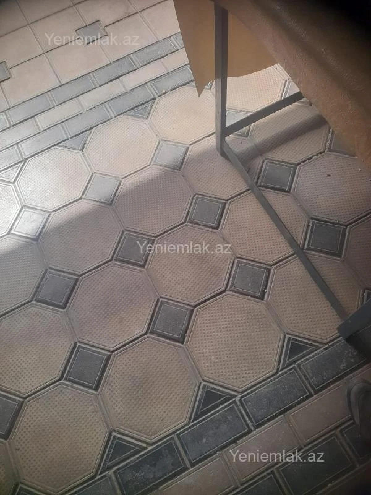 Satılır 8 otaqlı həyət evi 480 m²