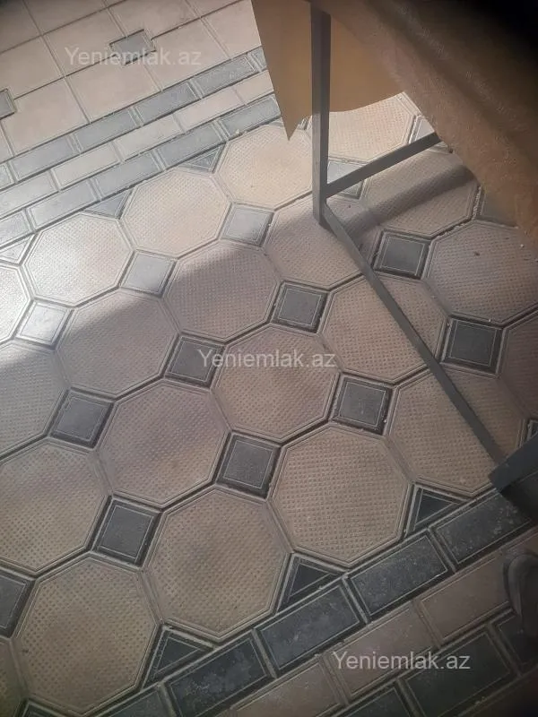 Satılır 8 otaqlı həyət evi 480 m²