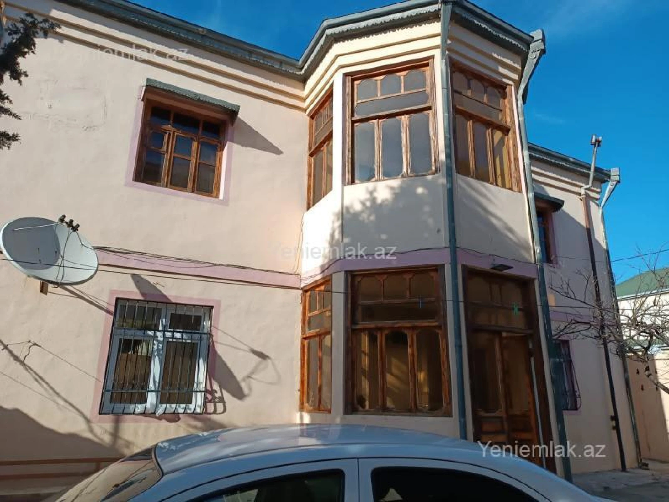 Satılır 8 otaqlı həyət evi 480 m²