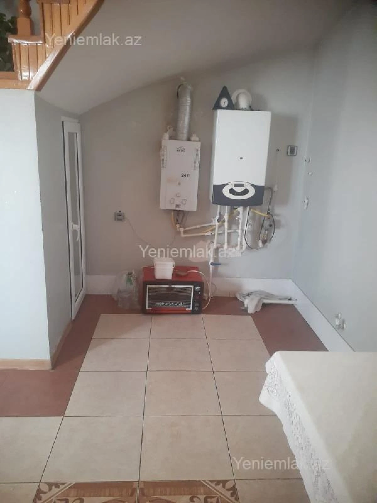 Satılır 8 otaqlı həyət evi 480 m²