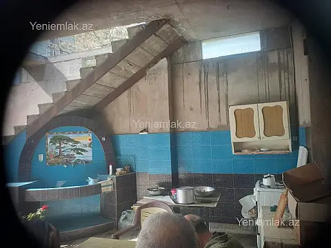 Satılır 8 otaqlı həyət evi 480 m²