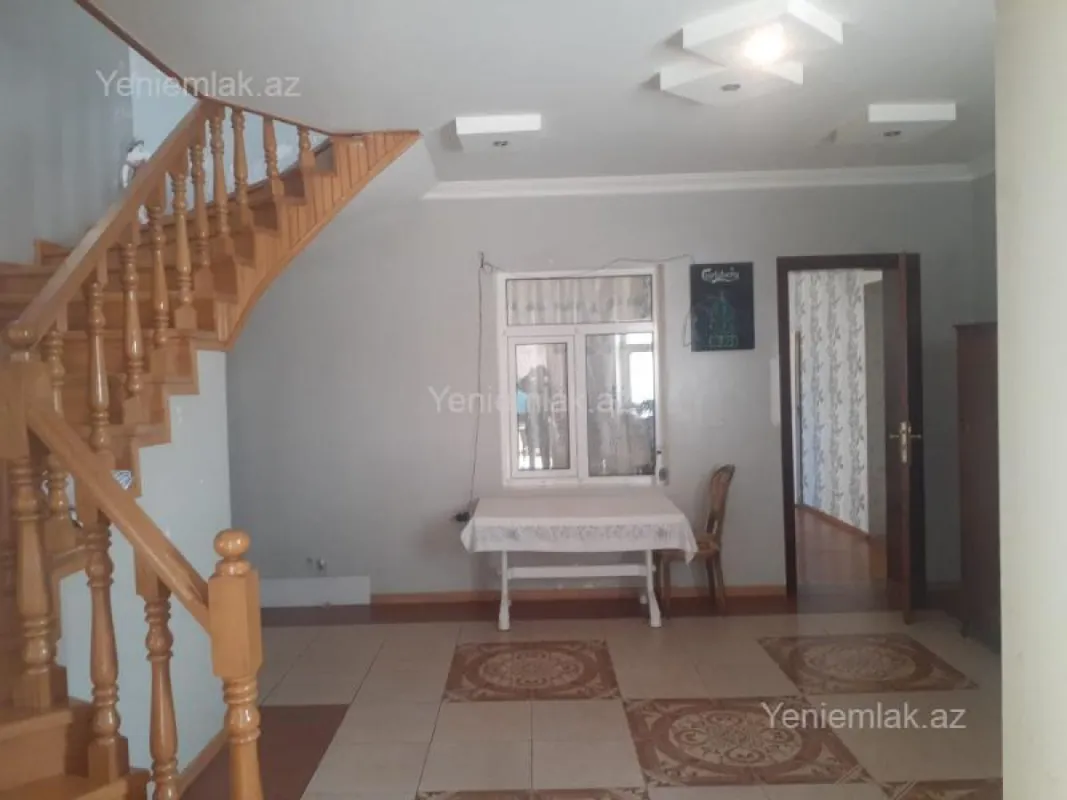 Satılır 8 otaqlı həyət evi 480 m²