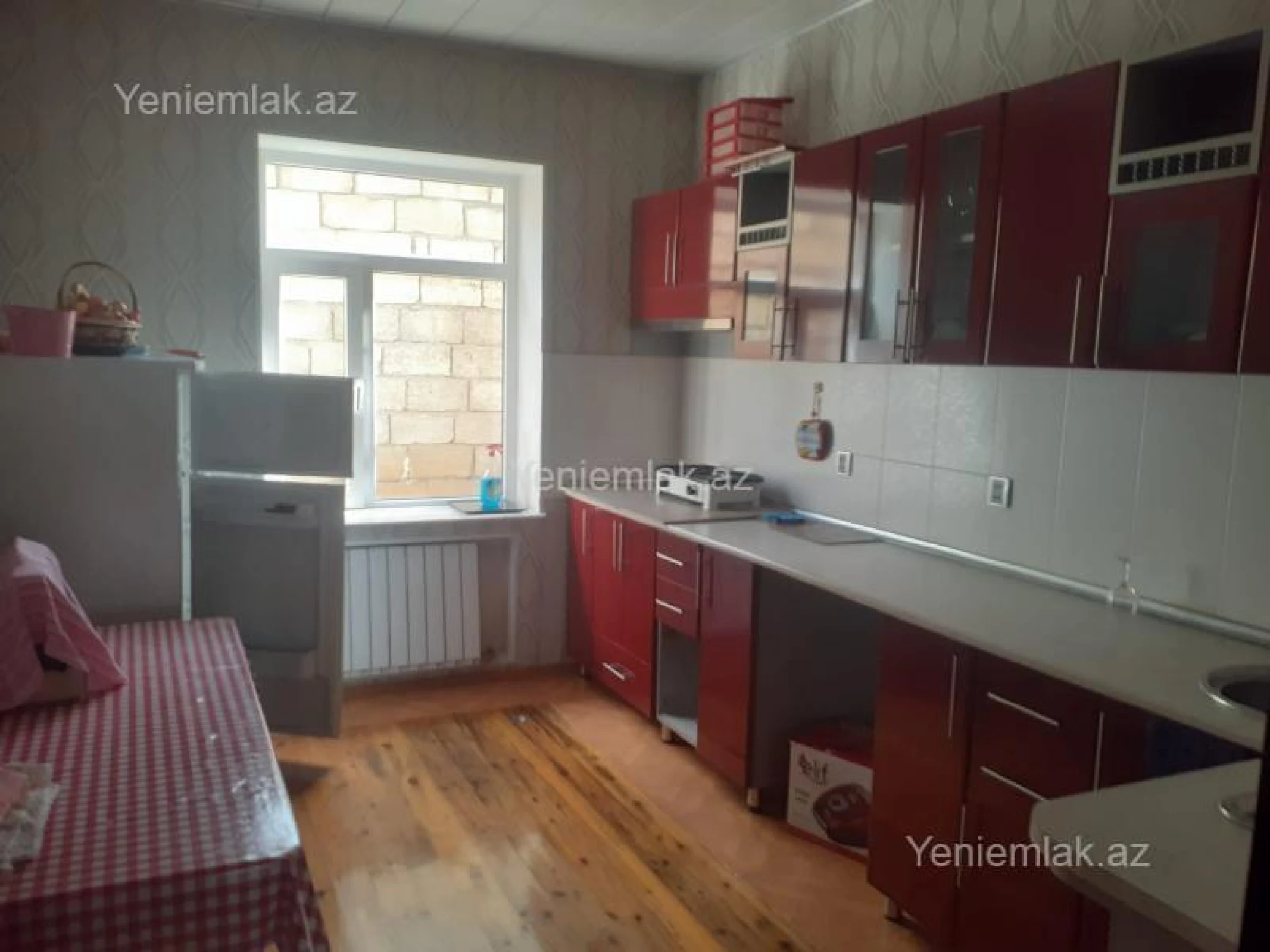 Satılır 8 otaqlı həyət evi 480 m²