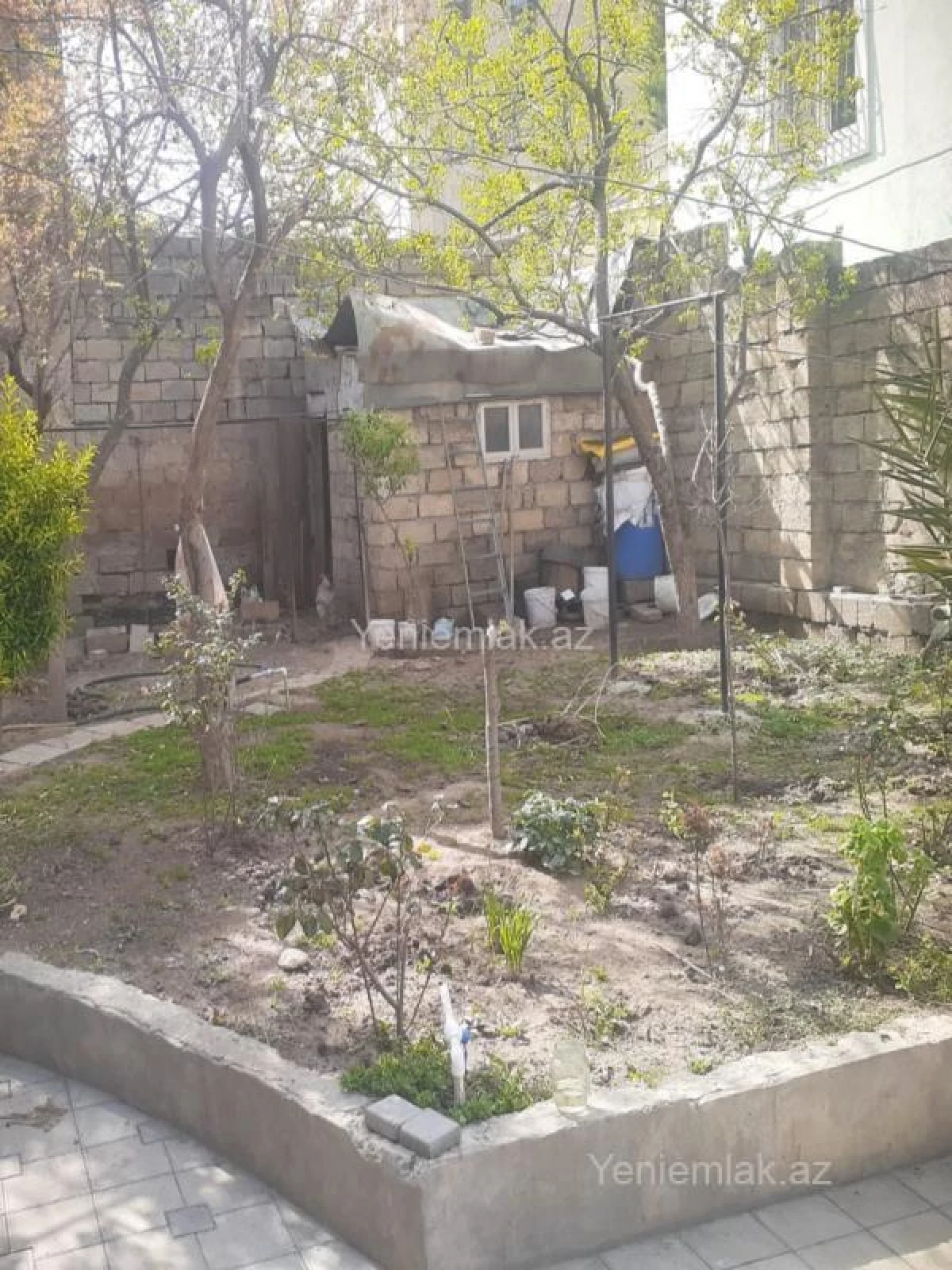 Satılır 8 otaqlı həyət evi 480 m²