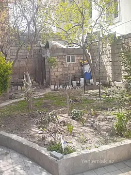 Satılır 8 otaqlı həyət evi 480 m²