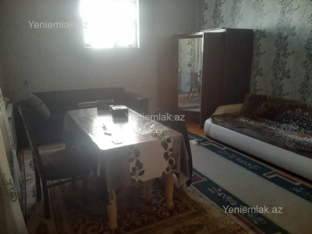 Satılır 8 otaqlı həyət evi 480 m²