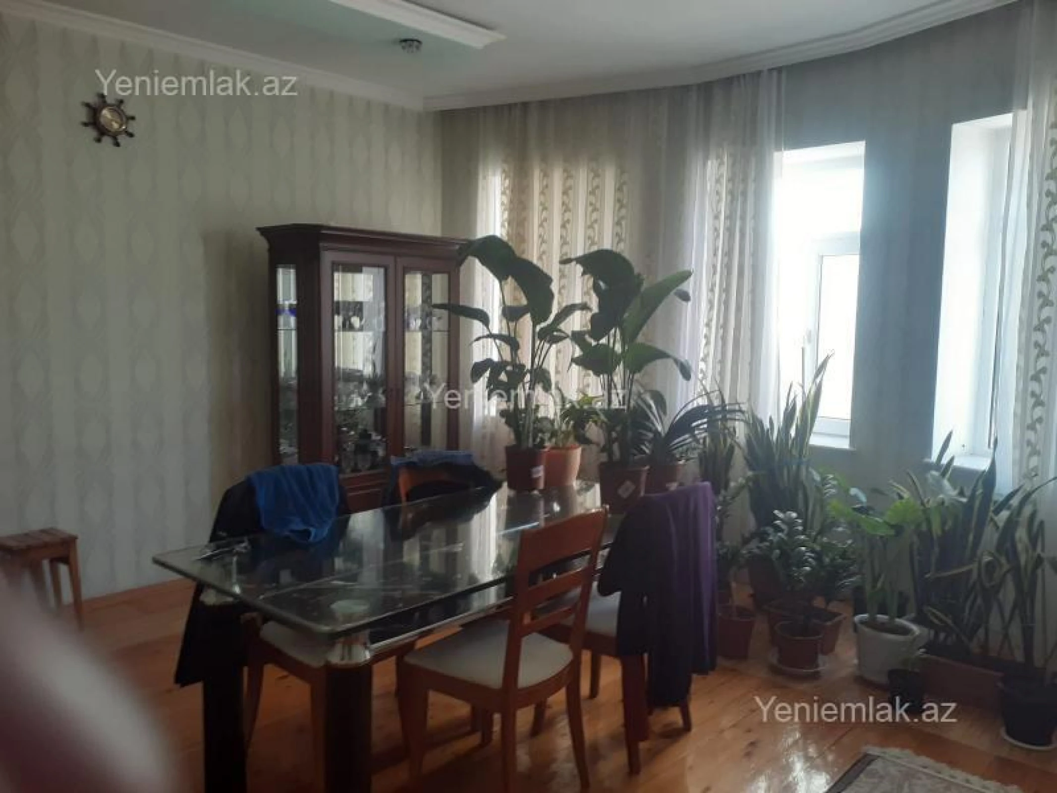 Satılır 8 otaqlı həyət evi 480 m²