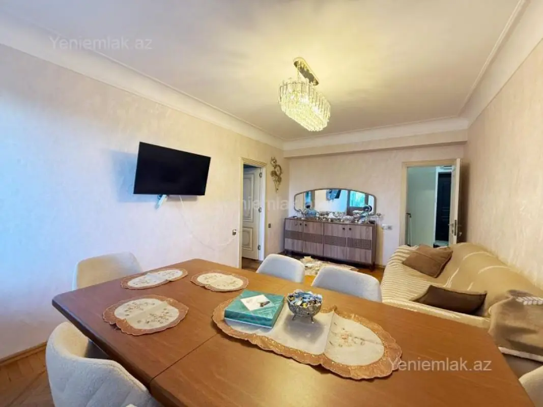 Satılır 3 otaqlı köhnə tikili 70 m²