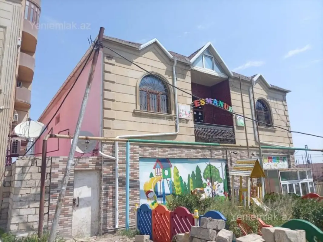 Satılır 10 otaqlı obyekt 300 m²
