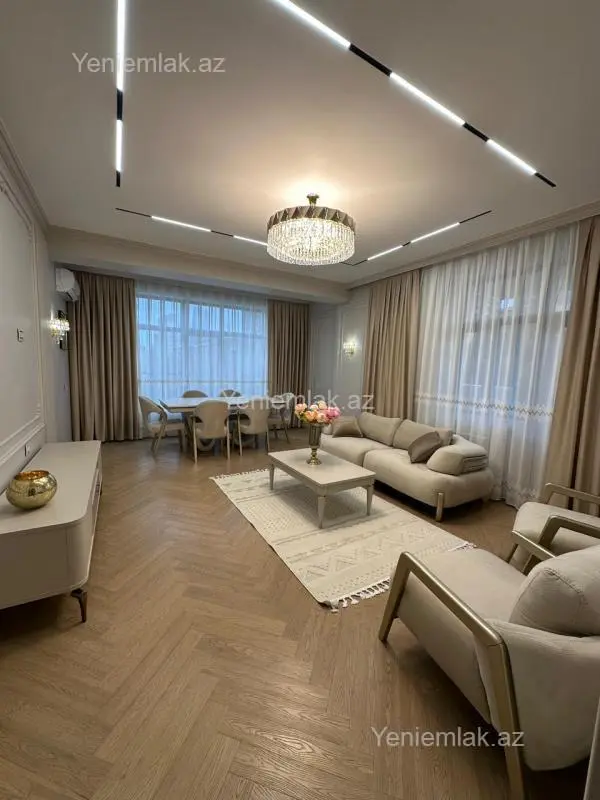 Satılır 3 otaqlı yeni tikili 115 m²