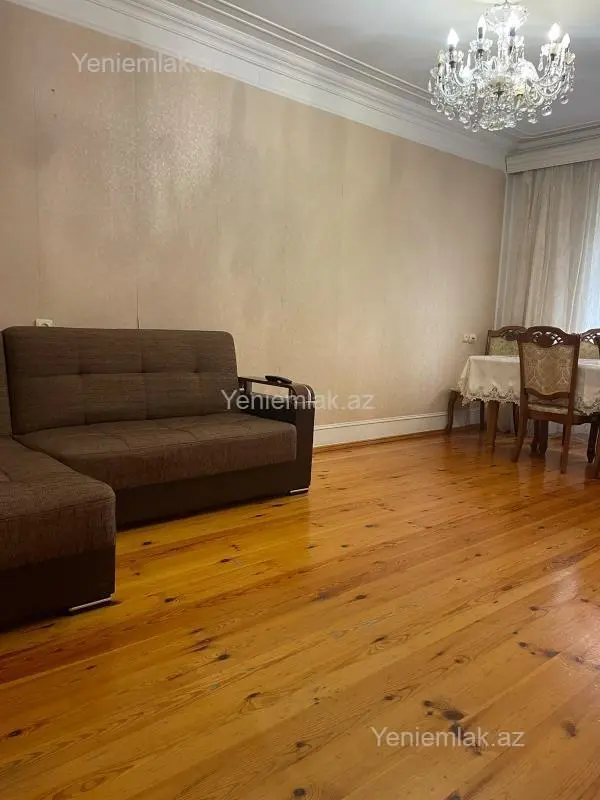 Satılır 3 otaqlı köhnə tikili 80 m²
