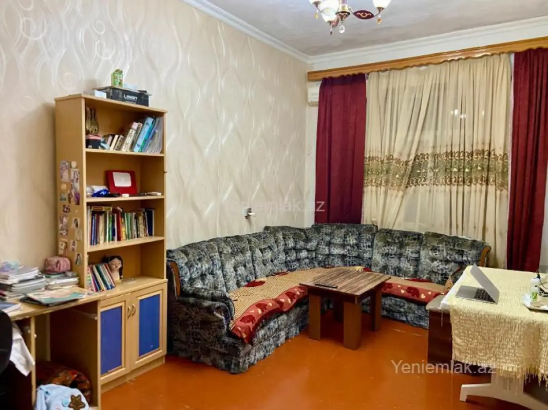 Satılır 2 otaqlı köhnə tikili 66 m²