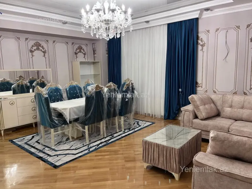 Satılır 3 otaqlı yeni tikili 130 m²