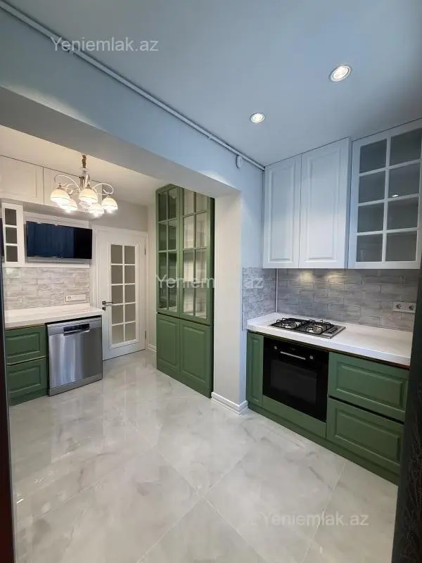 Satılır 3 otaqlı köhnə tikili 74 m²