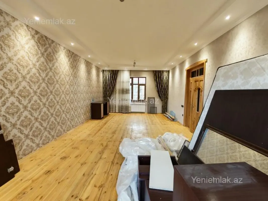 Satılır 7 otaqlı həyət evi 250 m²