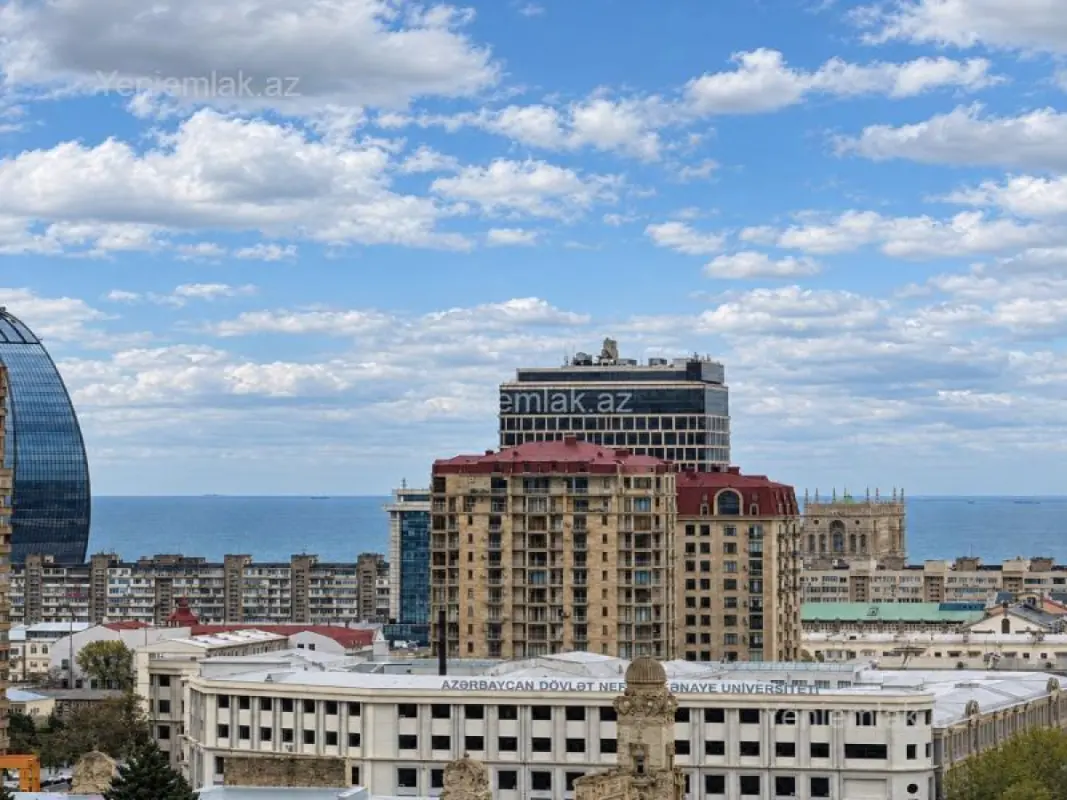 Satılır 3 otaqlı yeni tikili 110 m²