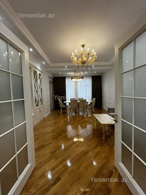 Satılır 3 otaqlı yeni tikili 135 m²