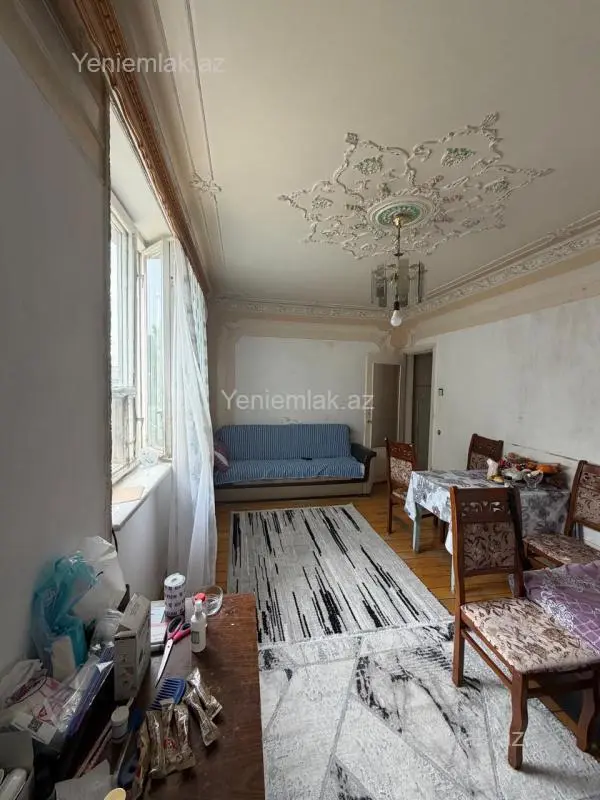 Satılır 2 otaqlı köhnə tikili 60 m²
