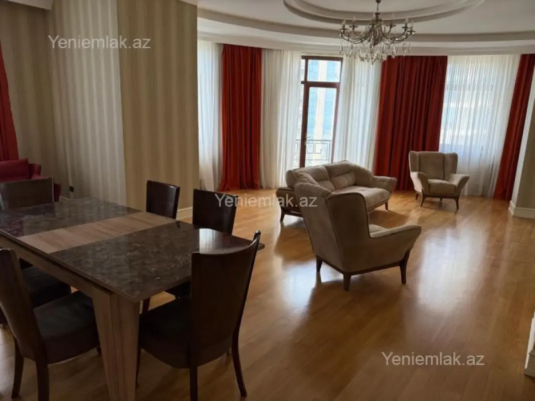 Satılır 4 otaqlı yeni tikili 210 m²