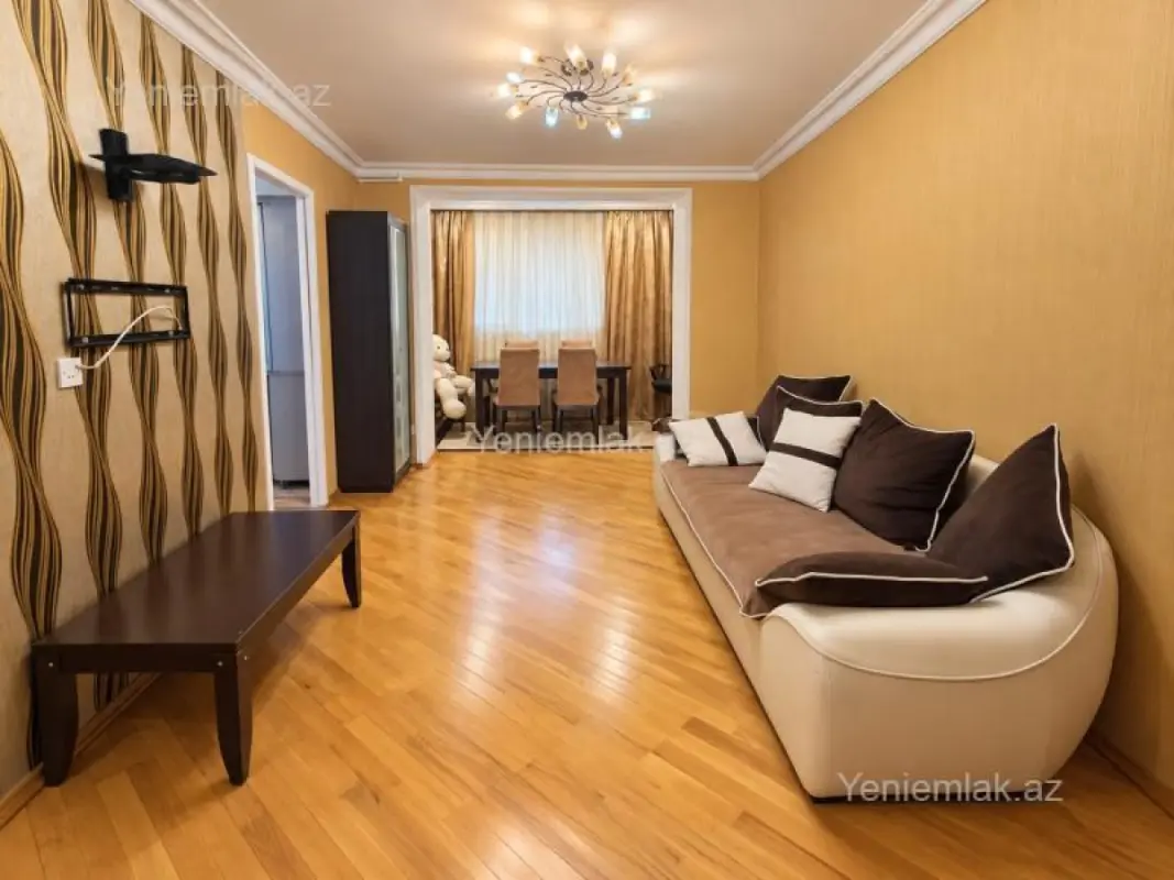 Satılır 3 otaqlı köhnə tikili 85 m²