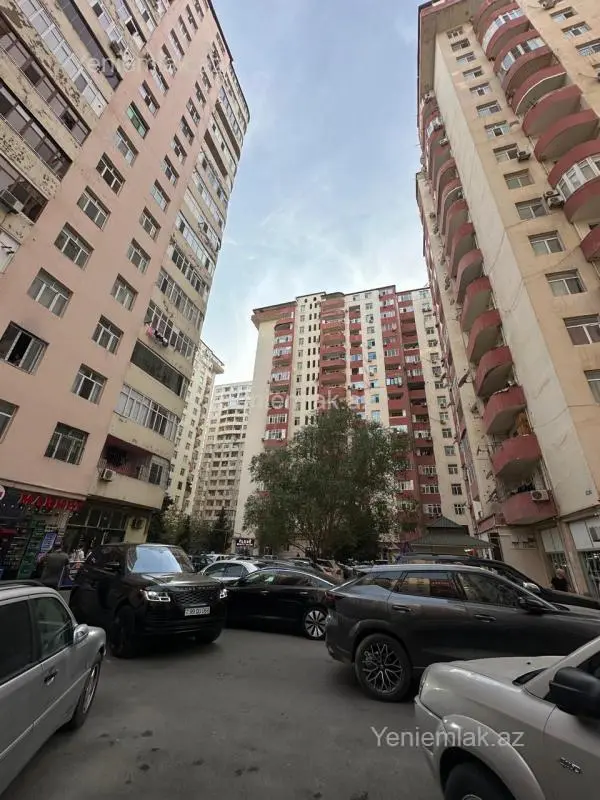 Satılır 3 otaqlı yeni tikili 110 m²